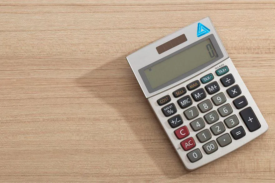 Калькулятор с логотипом компании